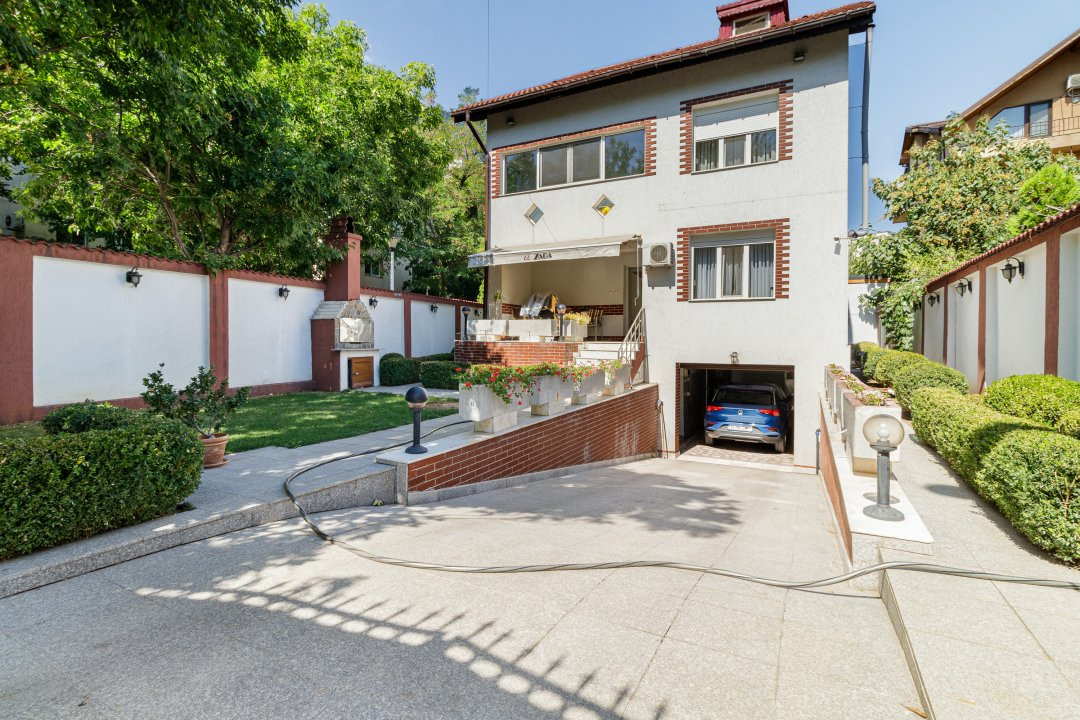 De inchiriat – Casa pentru sediu de firma / birouri – Sector 4