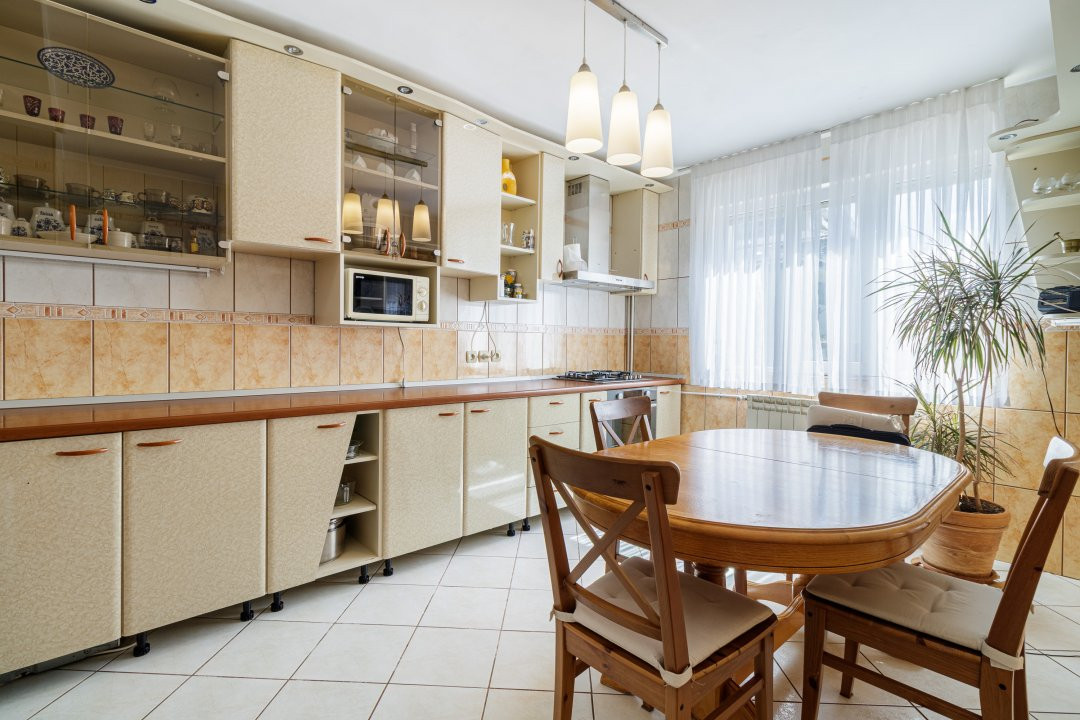 De inchiriat – Casa pentru sediu de firma / birouri – Sector 4