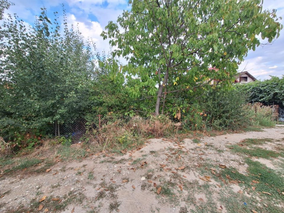 Teren intravilan 1400 mp – Aleea Rozelor Trivale – Câmpului