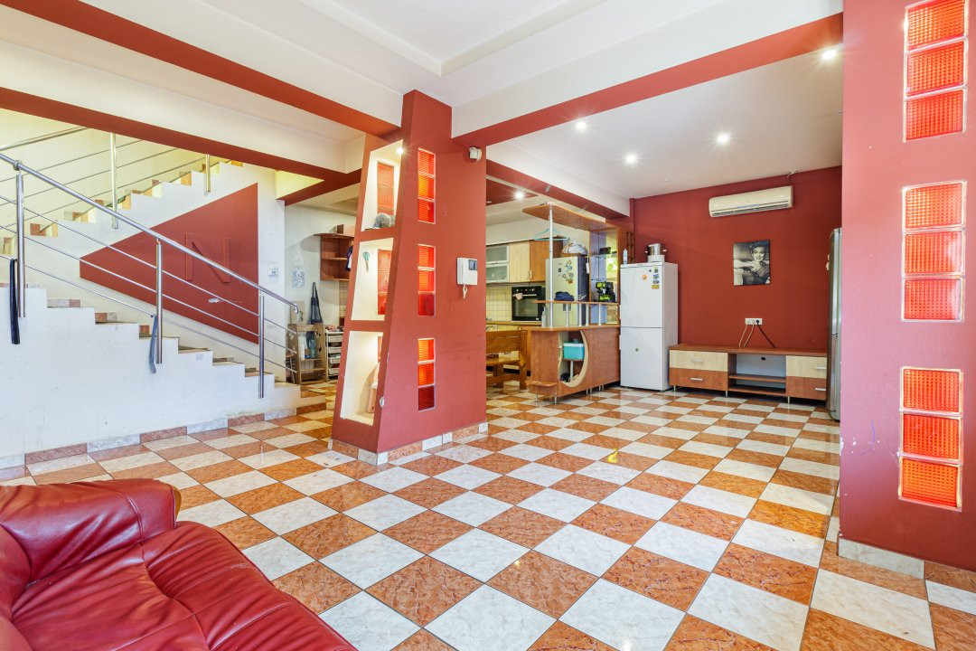 Casa cu curte | Potential pentru rezidenta sau afacere| Aparatorii Patriei
