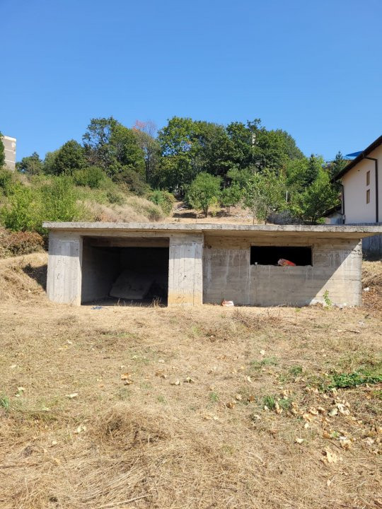 Teren intravilan Pitesti - Turcesti - 1083 mp, demisol executat