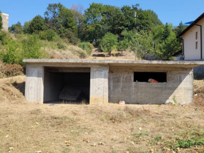 Teren intravilan Pitesti - langa liceul Odobescu - 1083 mp, demisol executat