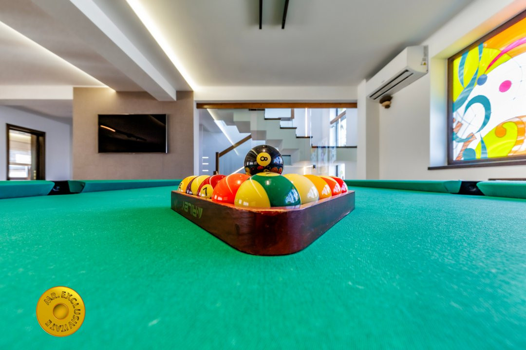 Casa cu jacuzzi, piscina încălzita si crama unde fiecare zi e o petrecere de lux