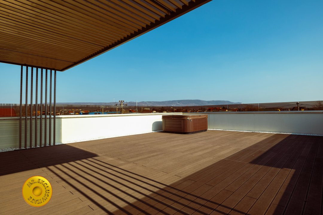 Casa cu jacuzzi, piscina încălzita si crama unde fiecare zi e o petrecere de lux
