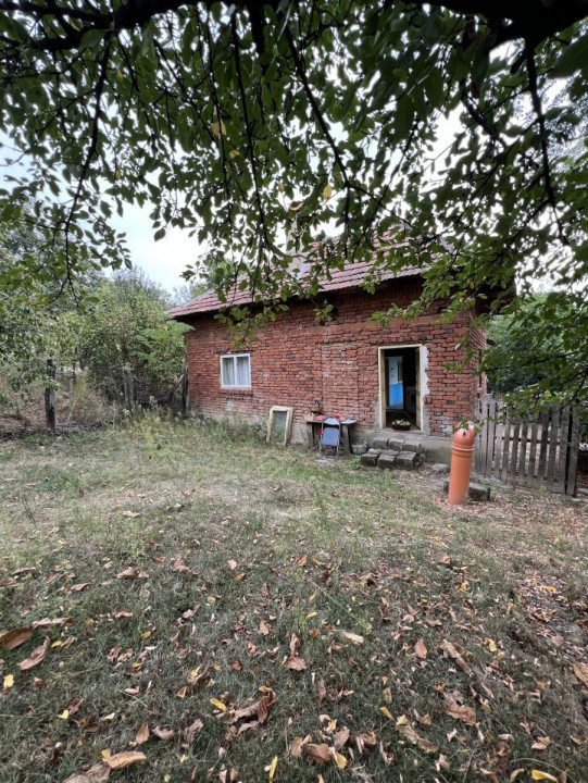 Casa 3 camere +teren 4260 mp livada, zona SUICI -Arges
