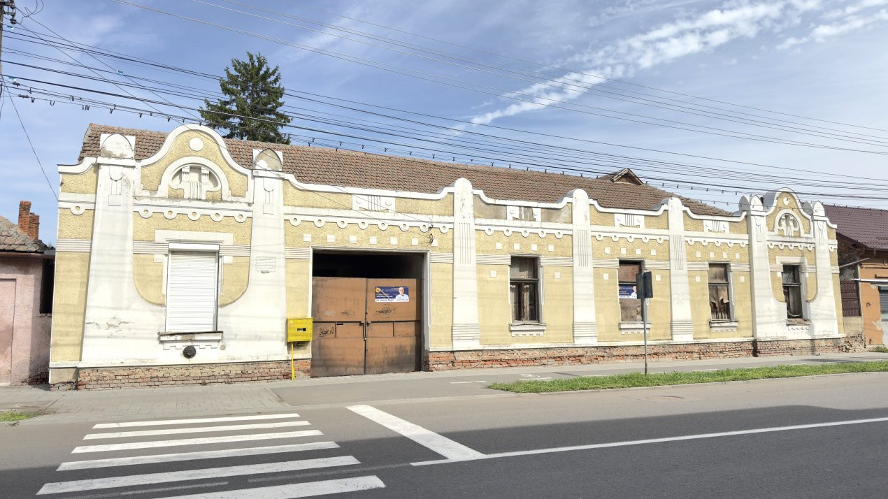 Clădire 12 incăperi, Teren 3.457 mp Str.Iuliu Maniu Nr.13 -Carei- Jud. Satu Mare