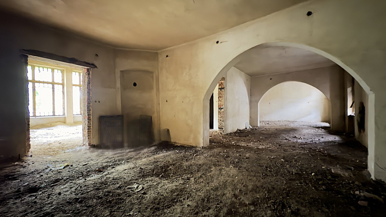 Clădire 12 incăperi, Teren 3.457 mp Str.Iuliu Maniu Nr.13 -Carei- Jud. Satu Mare