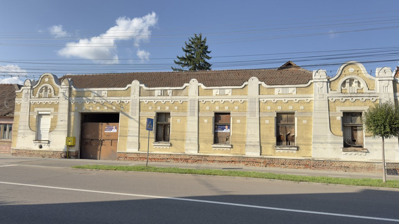 Clădire 12 incăperi, Teren 3.457 mp Str.Iuliu Maniu Nr.13 -Carei- Jud. Satu Mare