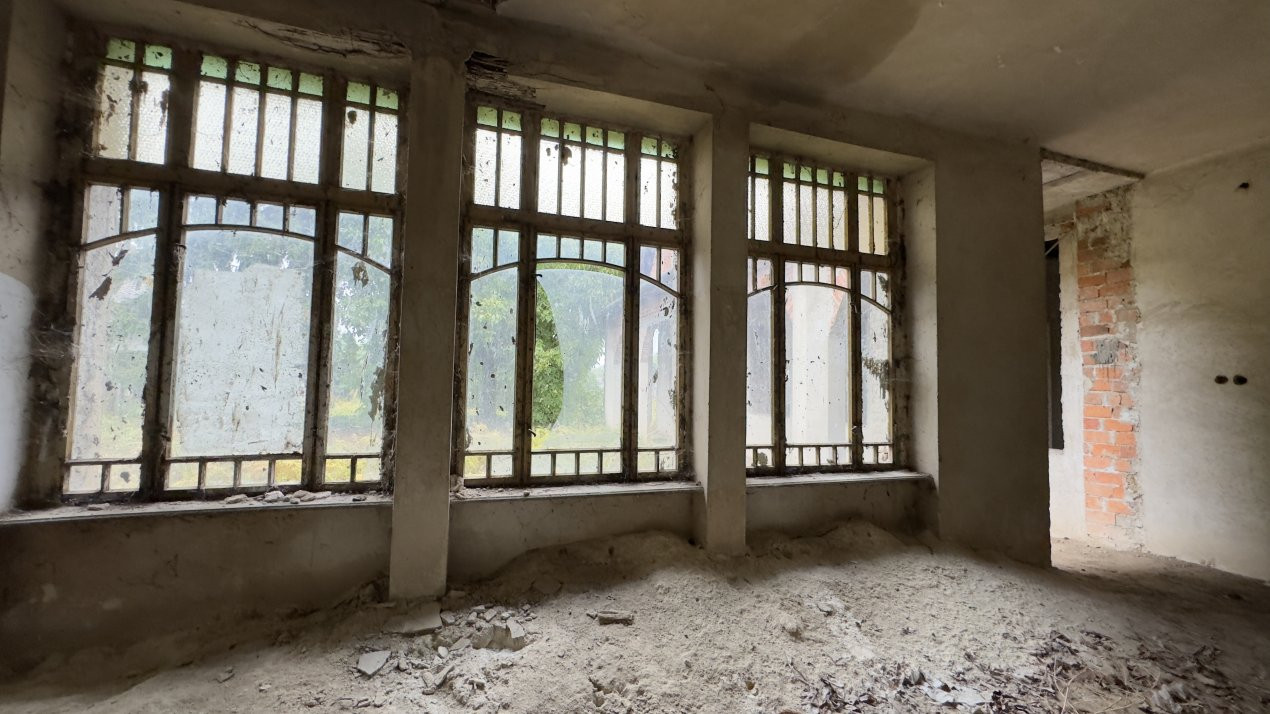 Clădire 12 incăperi, Teren 3.457 mp Str.Iuliu Maniu Nr.13 -Carei- Jud. Satu Mare