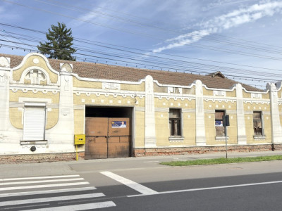 Clădire 12 incăperi, Teren 3.457 mp Str.Iuliu Maniu Nr.13 -Carei- Jud. Satu Mare