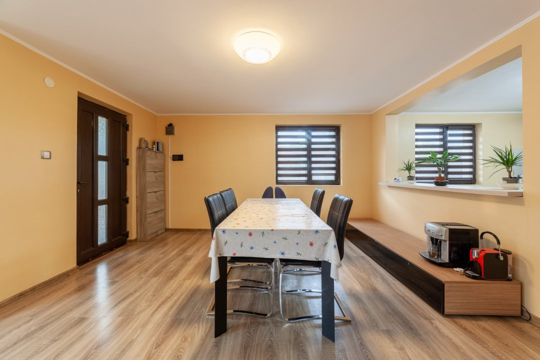 Casa cu piscina in Mioveni cartier Racovita