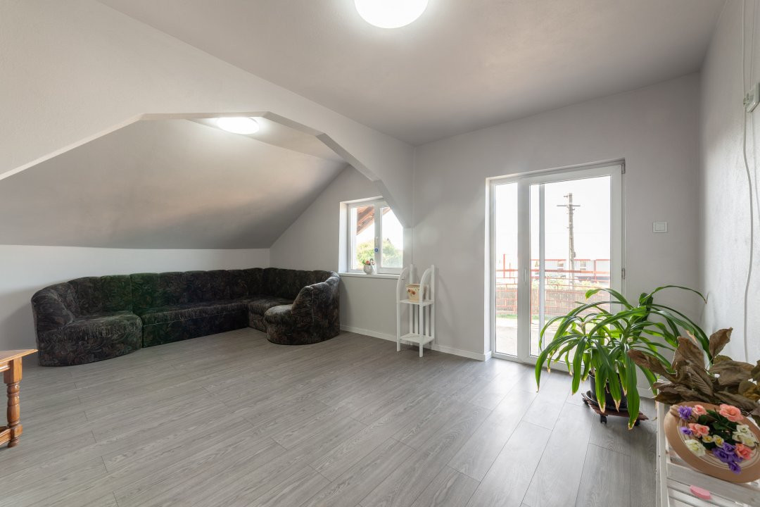 Casa si teren in comuna Cuca, judetul Arges