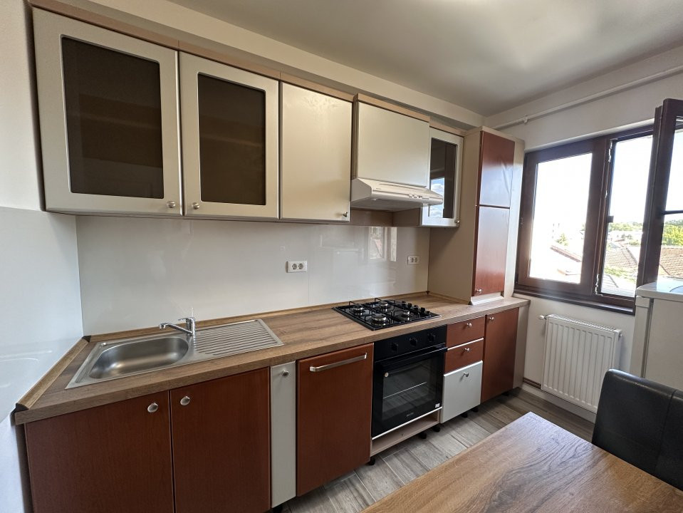 Apartament 3 camere decomandat – 1 Mai Insula, langa Facultatea de Medicina