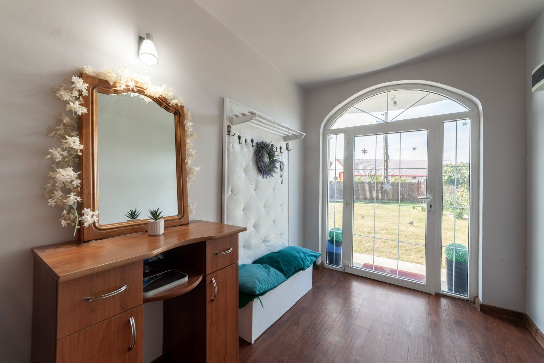 Casa cu teren generos si gradina spectaculoasa – Comuna Cuca, Argeș!