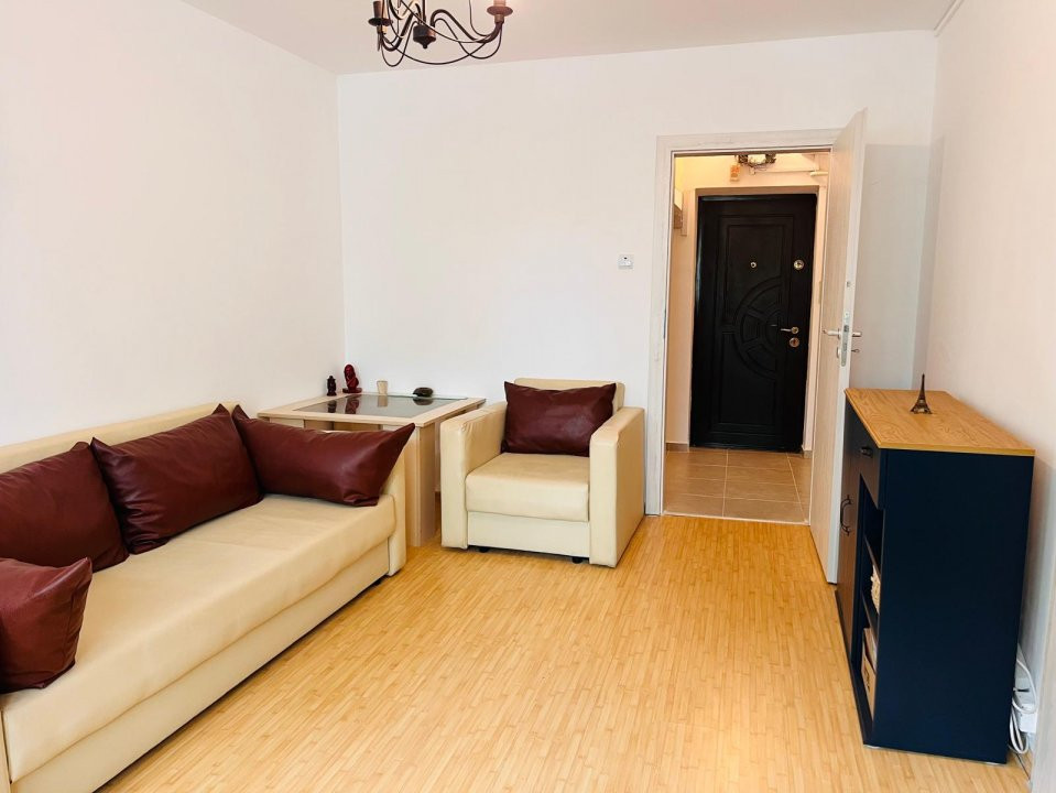 Apartament central 2 camere, modern si primitor - zona Piata Mare