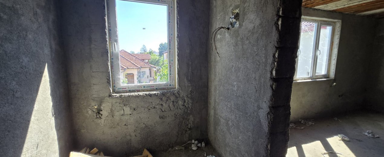 Casă de vânzare – Strada Griviței, Târgu Jiu