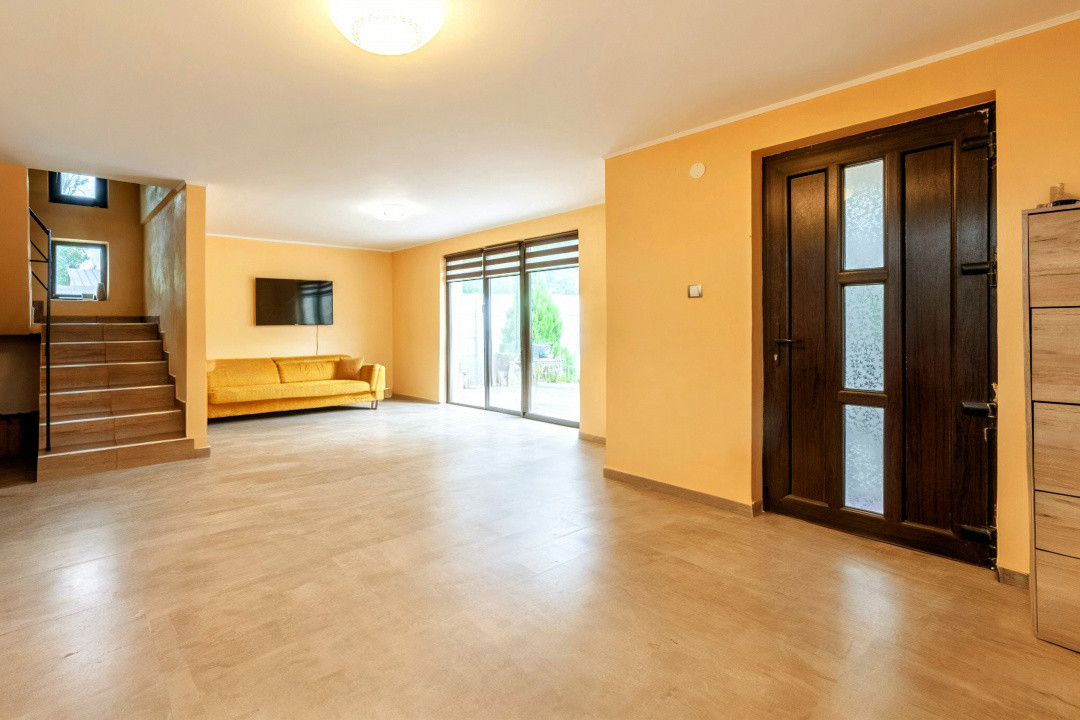 Casa cu piscina in Mioveni cartier Racovita