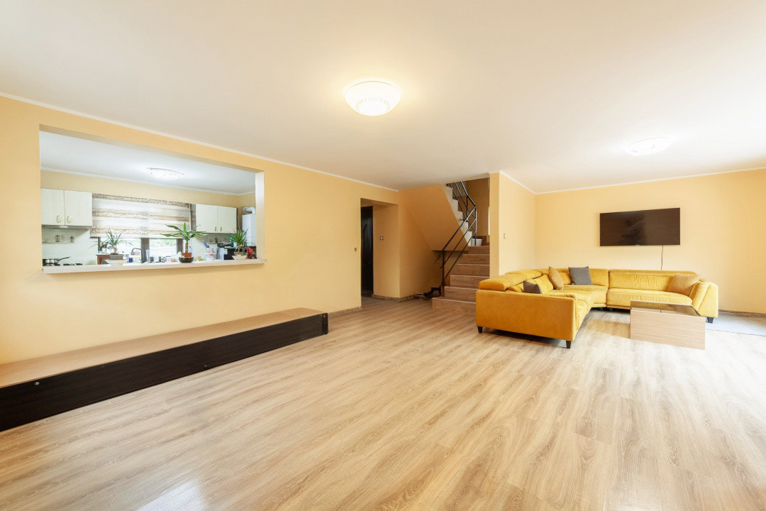 Casa cu piscina in Mioveni cartier Racovita