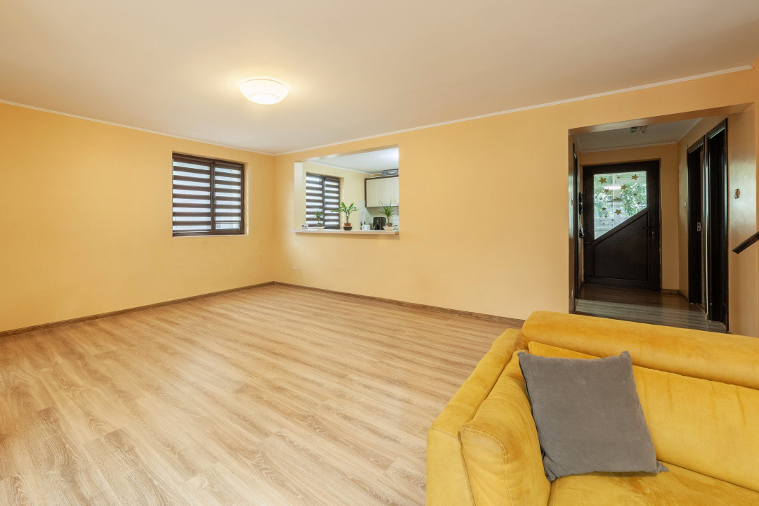 Casa cu piscina in Mioveni cartier Racovita