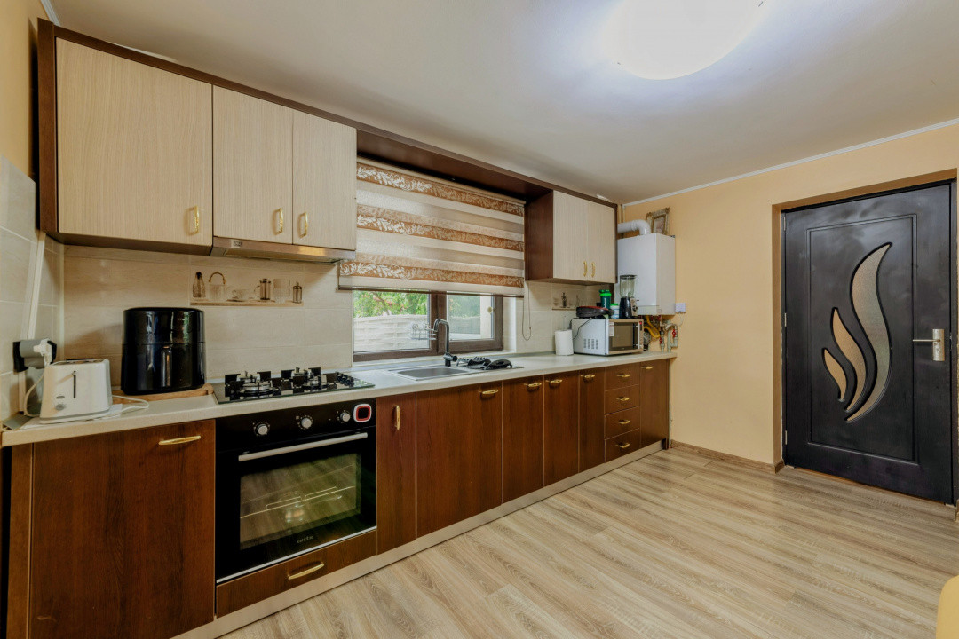 Casa cu piscina in Mioveni cartier Racovita