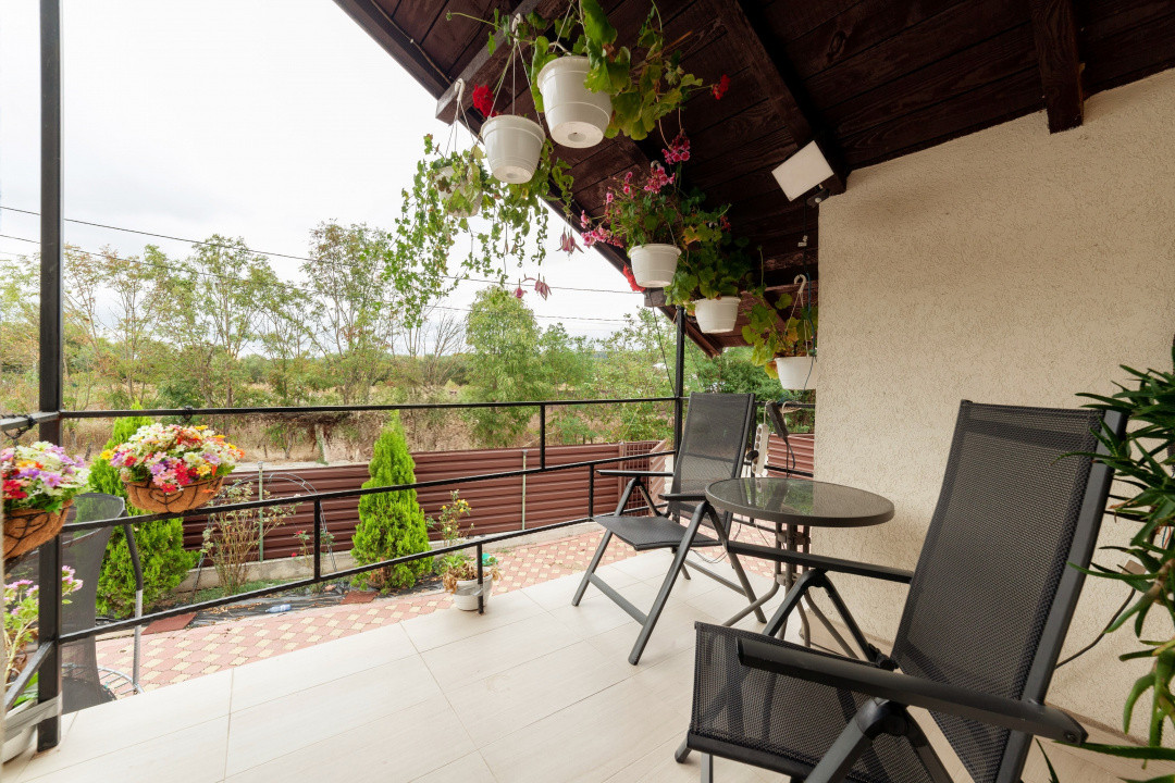 Casa cu piscina in Mioveni cartier Racovita