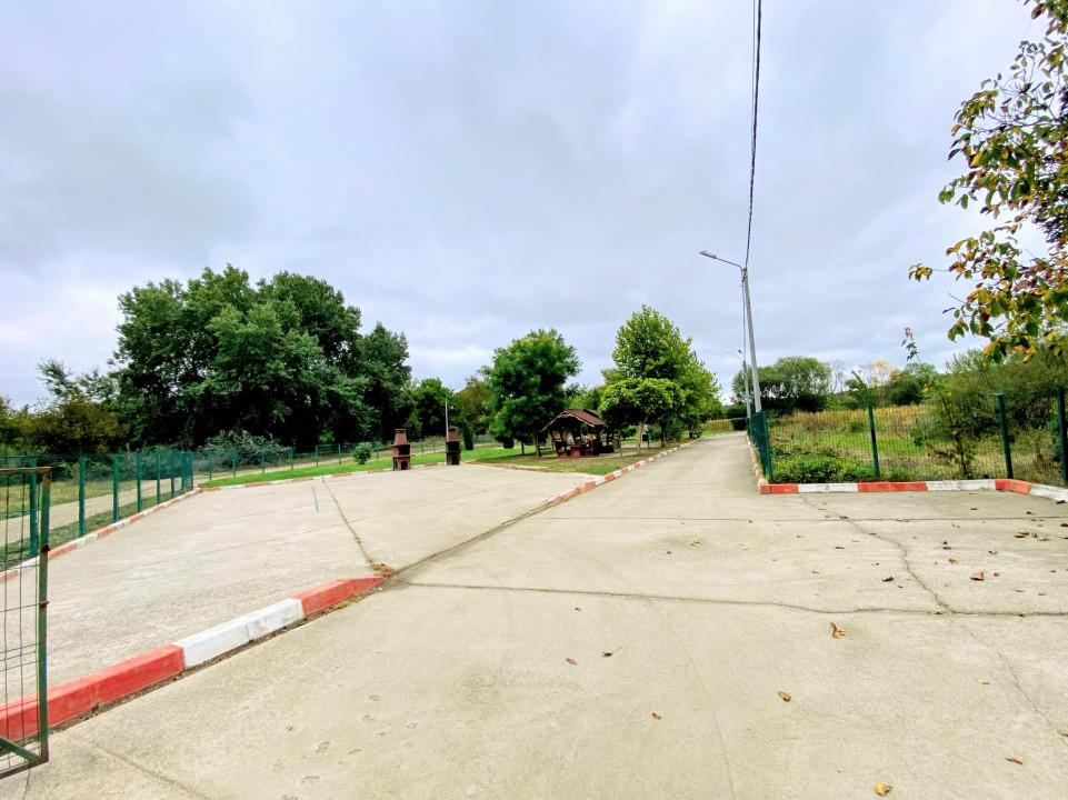 Casa cu piscina in Mioveni cartier Racovita