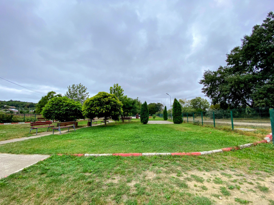 Casa cu piscina in Mioveni cartier Racovita