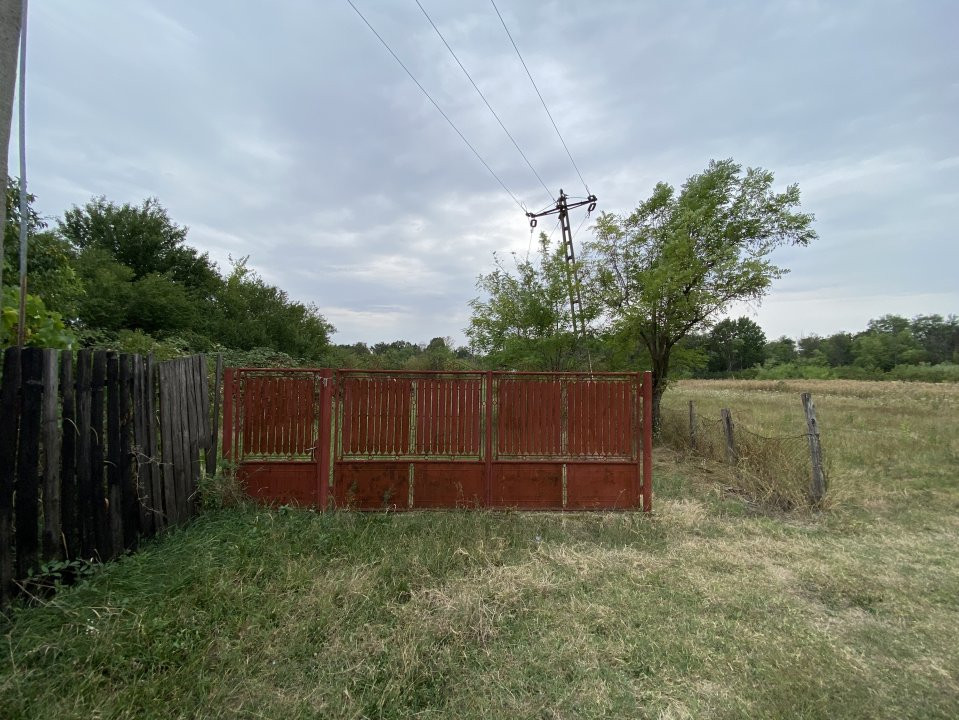 Teren intravilan 1.765 mp in Poiana Lacului, AG