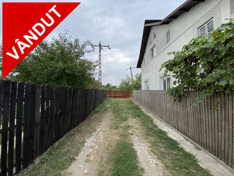 Teren intravilan 1.765 mp in Poiana Lacului, AG