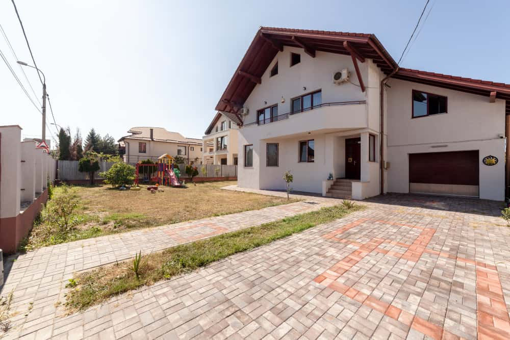 Vilă solidă și premium în Găvana - teren generos  