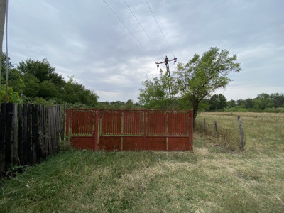 Teren intravilan 1.765 mp in Poiana Lacului, AG