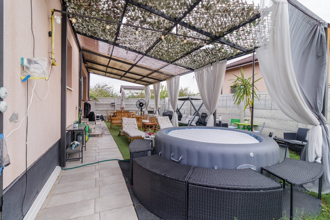 Casa pe parter gata de mutat cu piscina,jacuzzi si canalizare