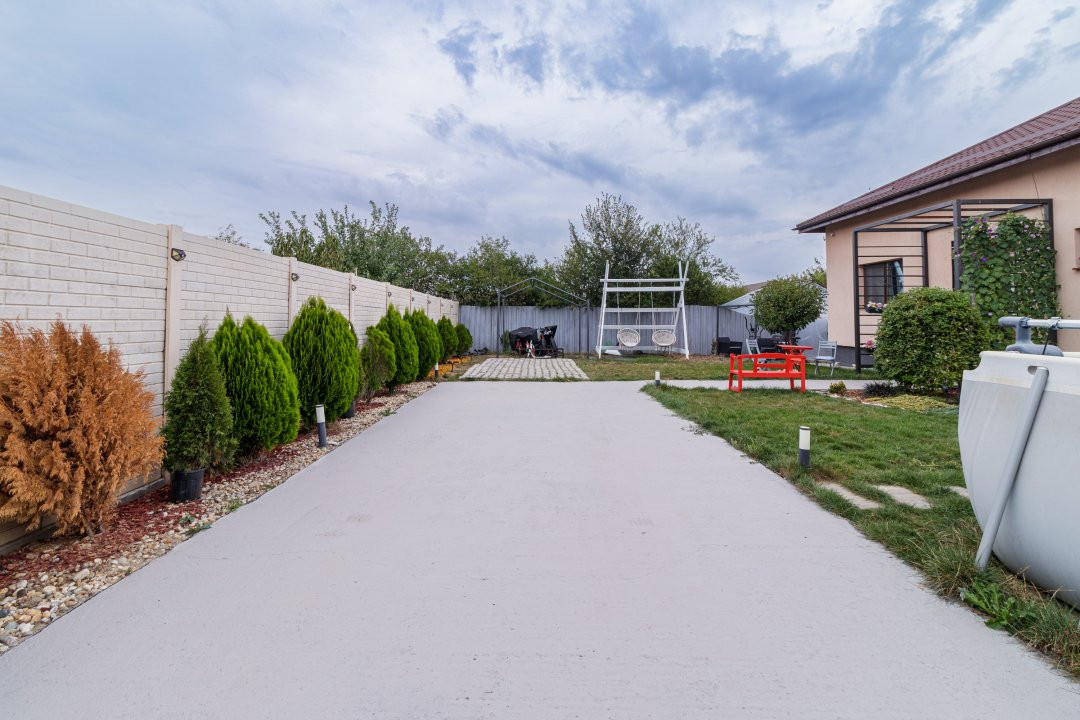 Casa pe parter gata de mutat cu piscina,jacuzzi si canalizare