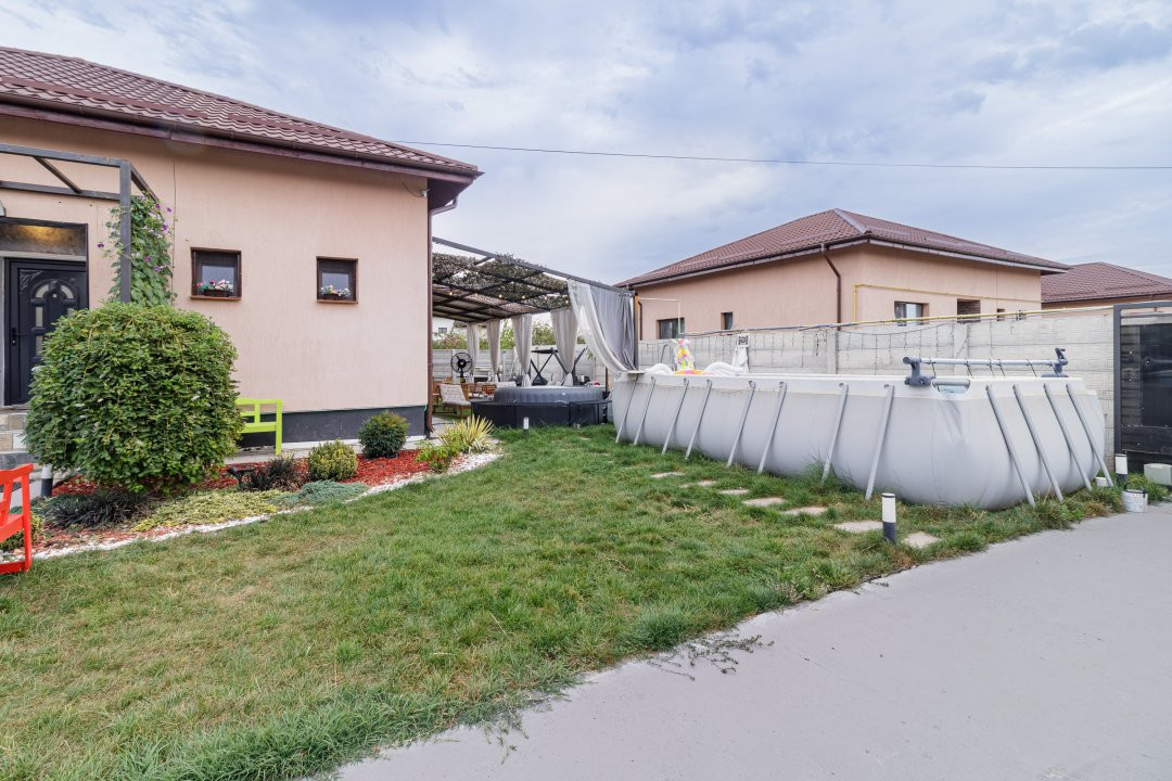 Casa pe parter gata de mutat cu piscina,jacuzzi si canalizare