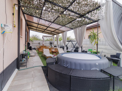 Casa pe parter gata de mutat cu piscina,jacuzzi si canalizare