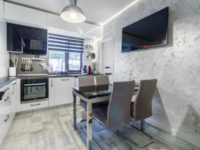 Casa parter complet mobilata cu toate utilitatile trase