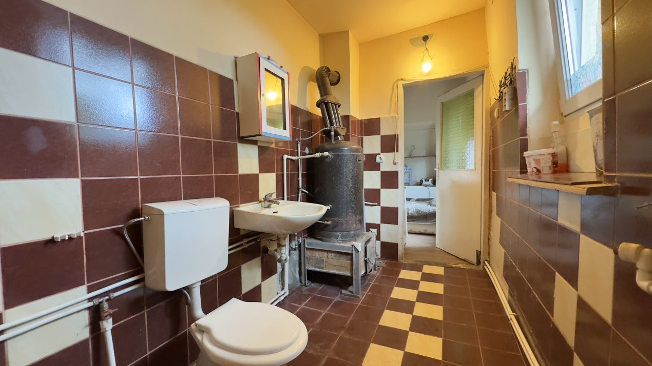Casă 3 camere, Teren 3.263 mp, Str.Mărășești Nr.16 -Carei-Comision 0% cumpărător