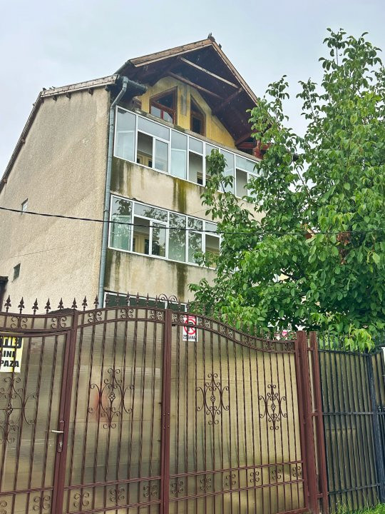 Casa Generoasa + 500mp Teren Banat - Pitesti