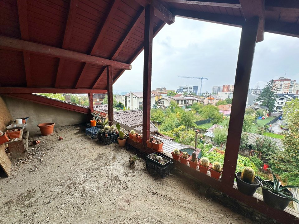 Casa Generoasa + 500mp Teren Banat - Pitesti