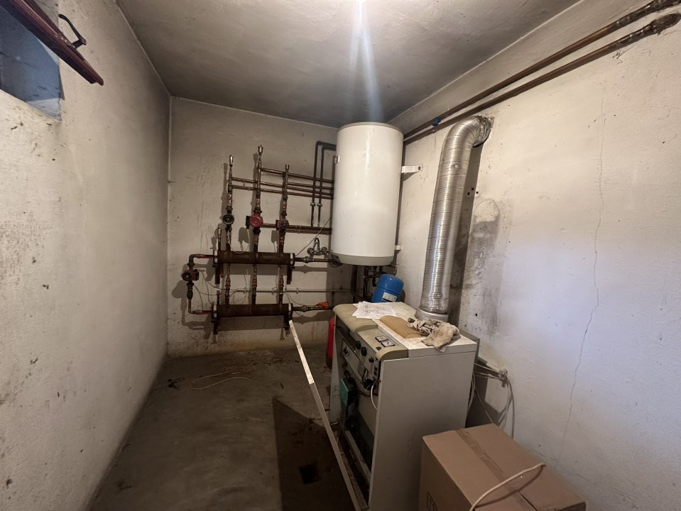 Casa Generoasa + 500mp Teren Banat - Pitesti