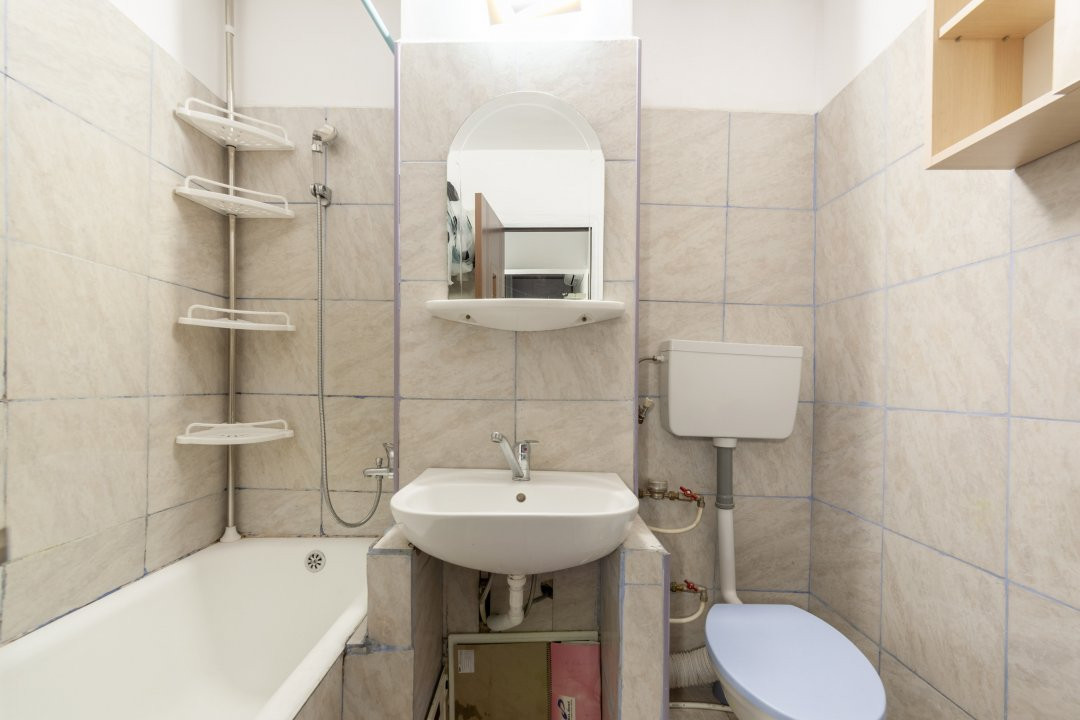 Garsonieră decomandată Găvana – Parter liniștit, aproape de toate facilitățile