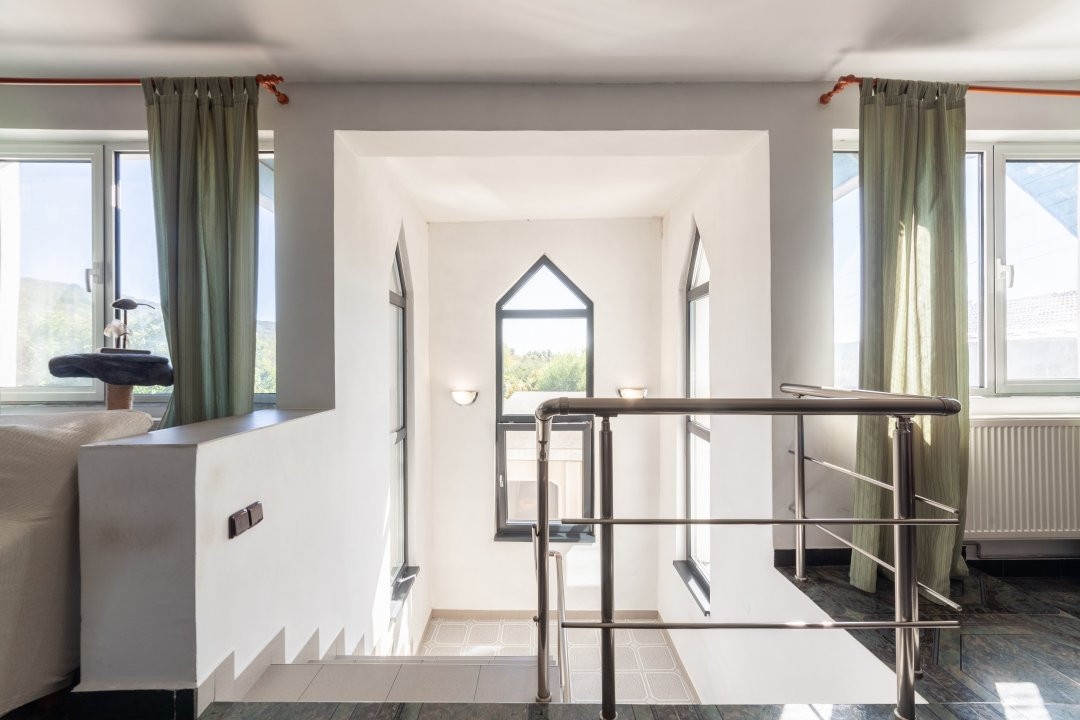Casa visurilor cu livada roditoare si gradina amenajata