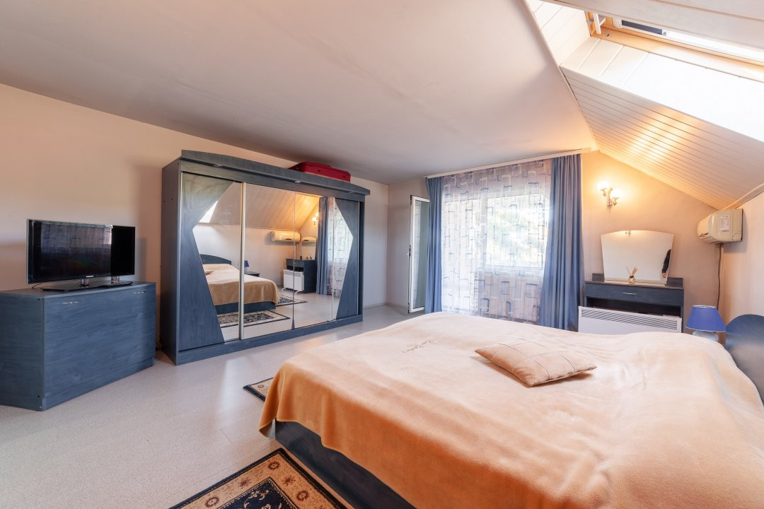 Casa visurilor cu livada roditoare si gradina amenajata