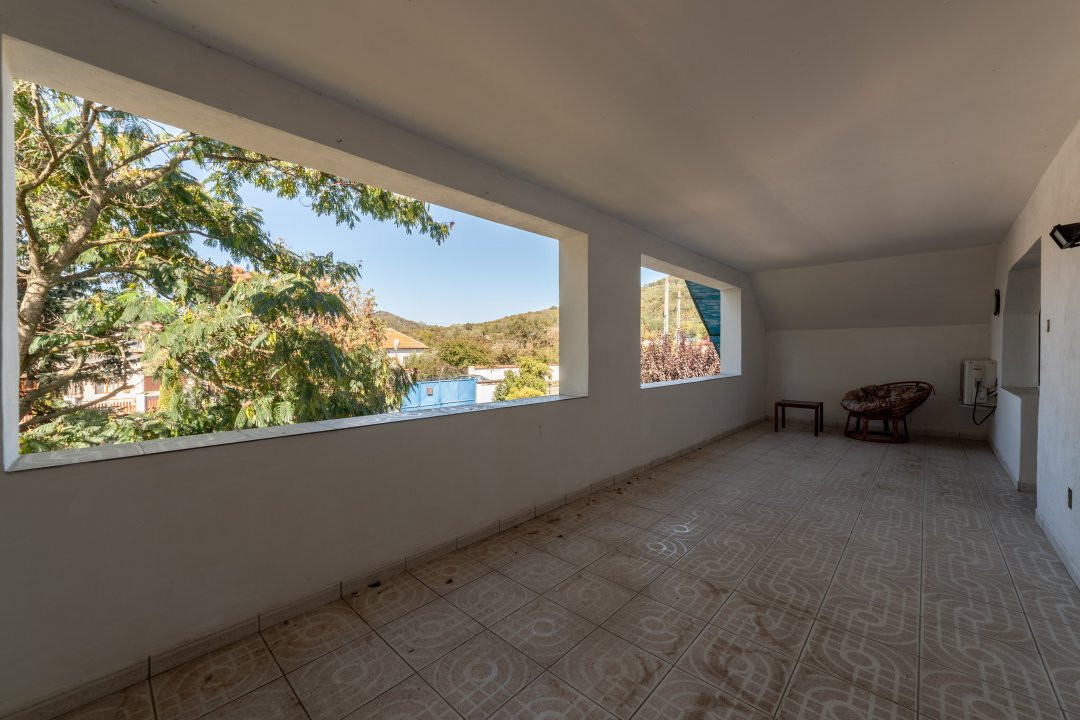 Casa visurilor cu livada roditoare si gradina amenajata
