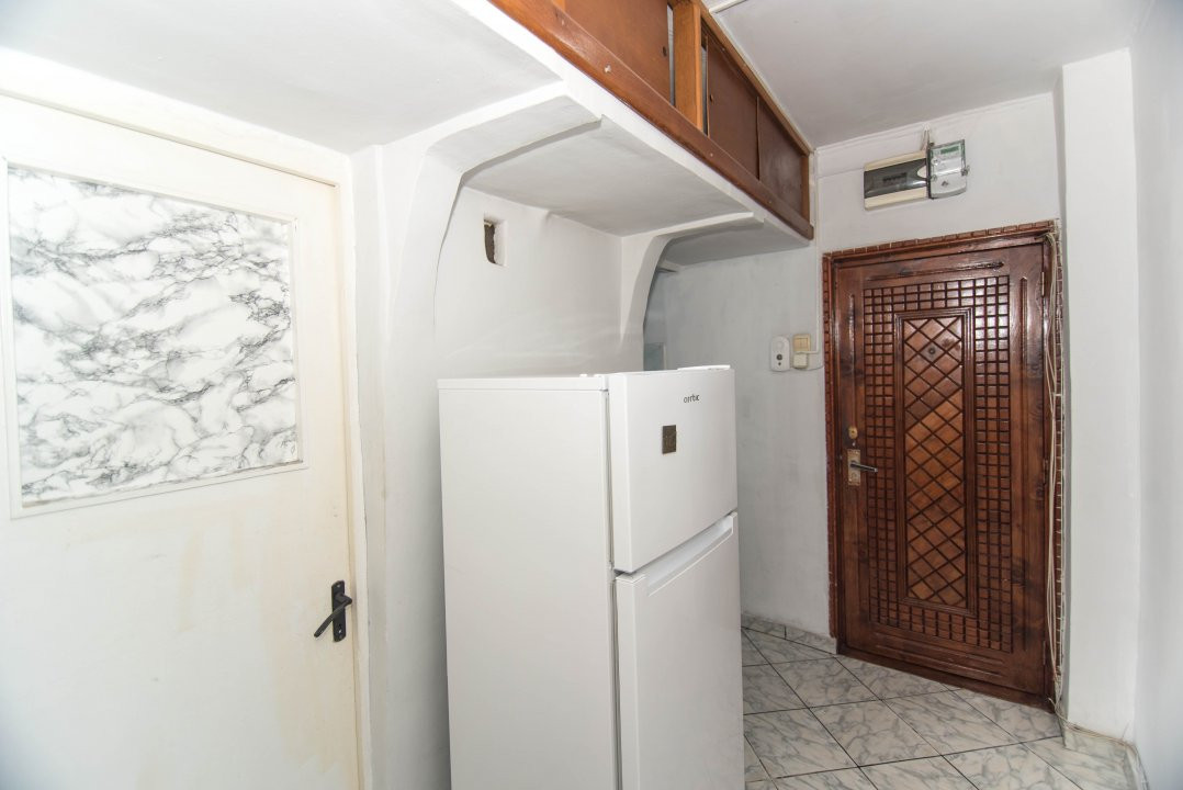 Apartament 2 camere Banat, langa Liceul Barbu, Pitesti. Comision 0%