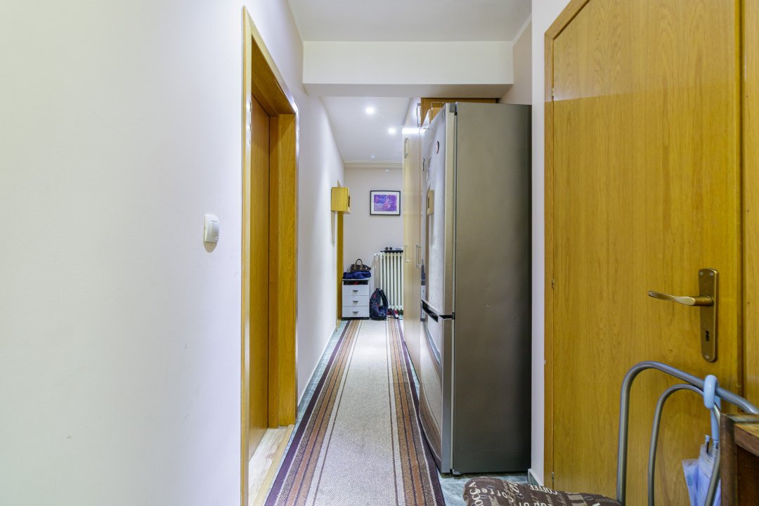 Apartament de inchiriat 3 camere în Piața Unirii cu loc de parcare 