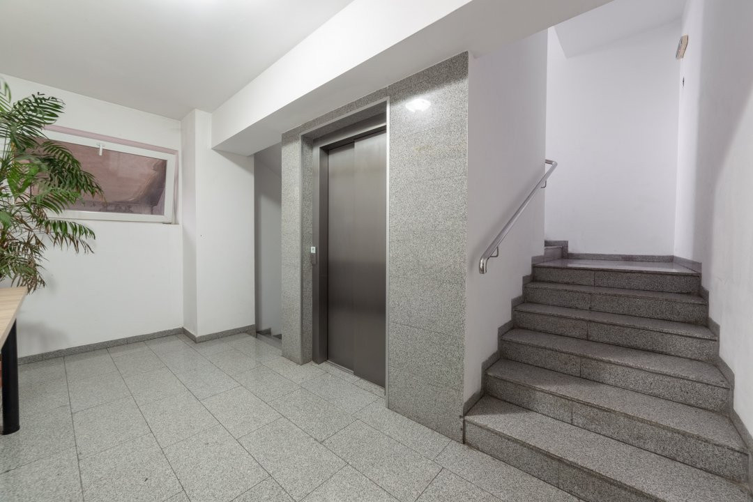 Garsoniera tip studio Pitesti zona Banat-bloc nou!