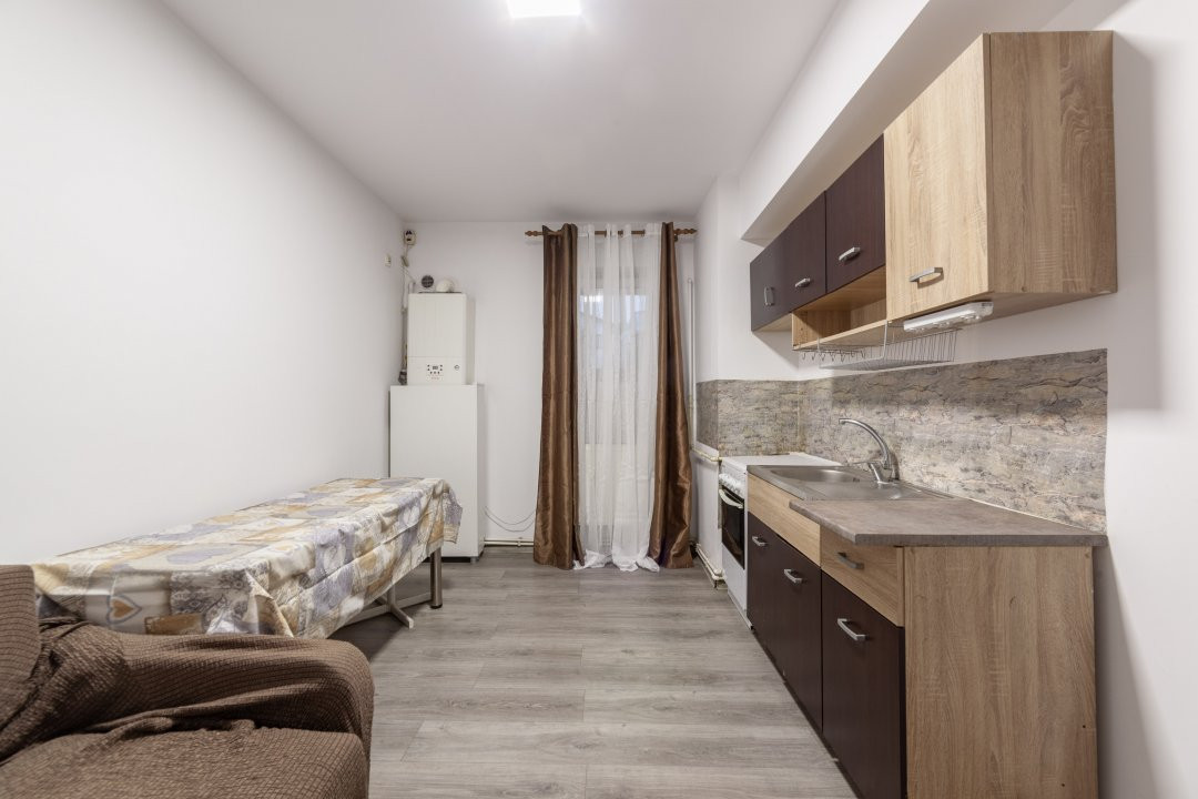 Garsoniera tip studio Pitesti zona Banat-bloc nou!