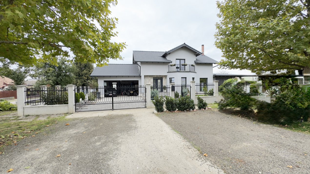 Casă 4 camere P+M, Teren 1005 mp Str. Petru Rareș - Carei - Comision 0%