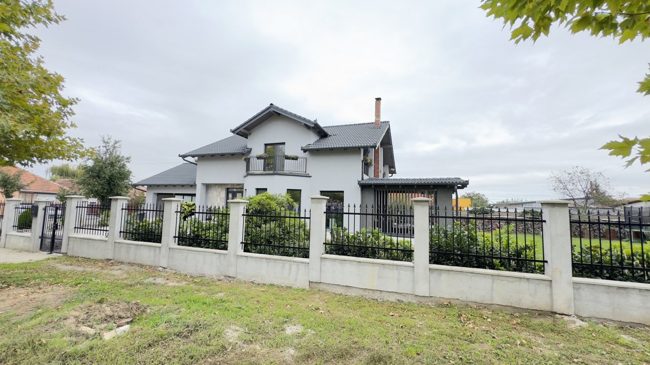 Casă 4 camere P+M, Teren 1005 mp Str. Petru Rareș - Carei - Comision 0%